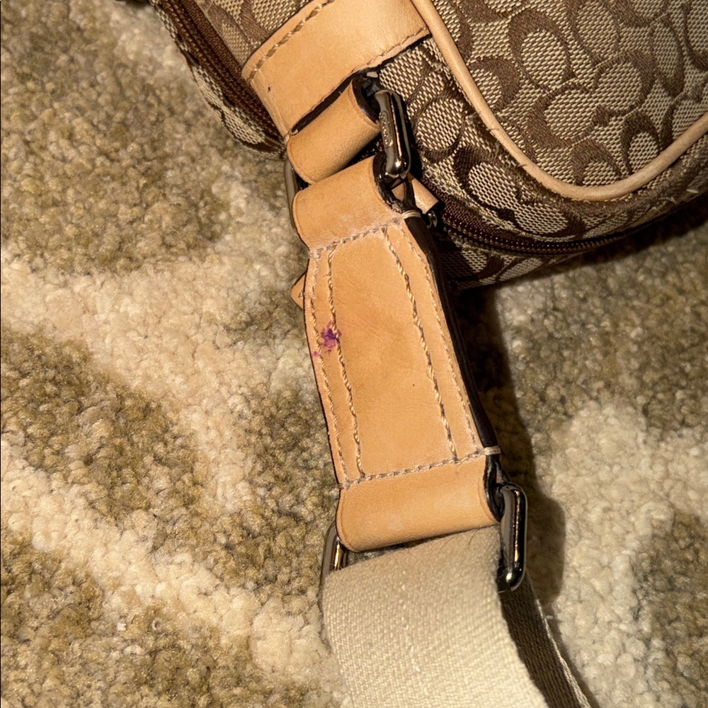 Coach Vintage Signature Khaki Crossbody Swingpack Bag - Picture 13 of 15